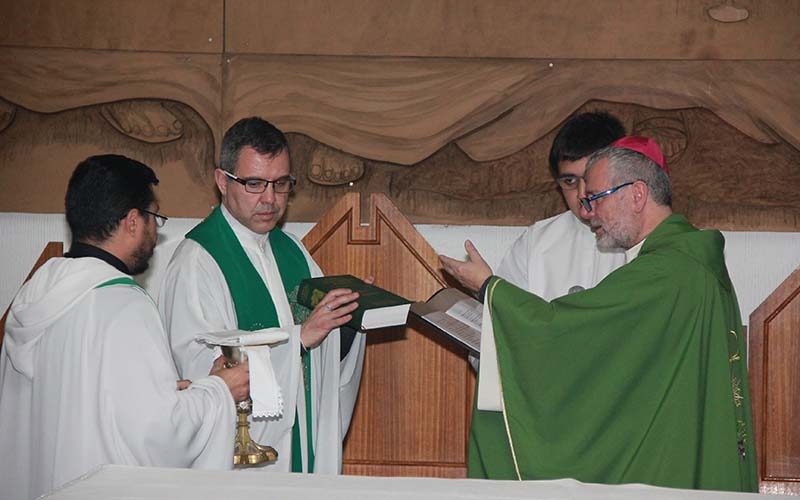 P. Juan Pablo Lyon asume como nuevo párroco de Santa Ana