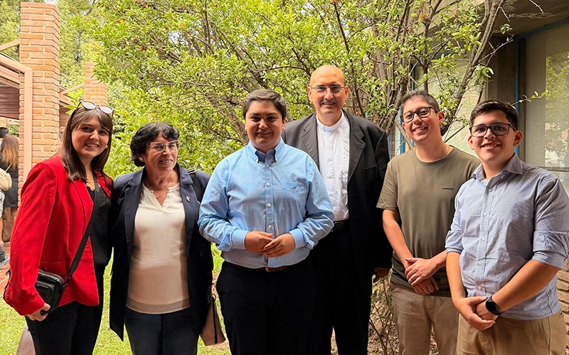 Exalumno inicia camino vocacional en el Seminario Pontificio de Santiago