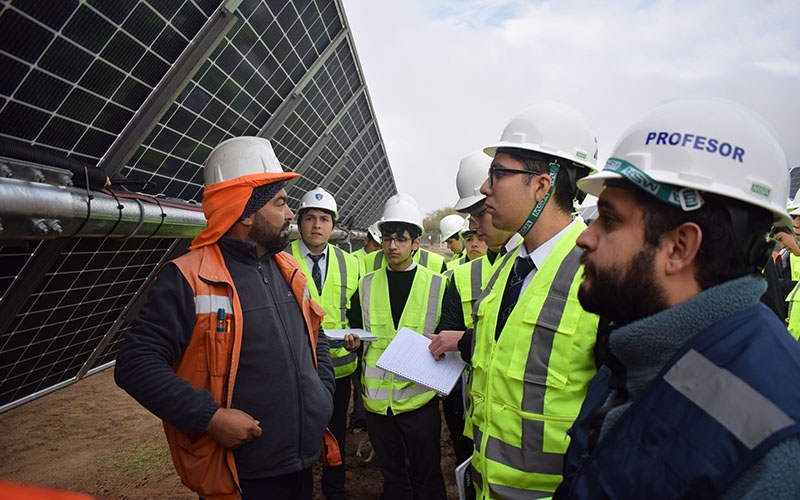 Alumnos de 4°CTP y 4° ETP visitaron Planta Fotovoltaica Solek