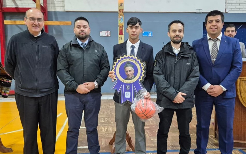 CEST reconoció a Cursos destacados por Asistencia y Puntualidad en marzo