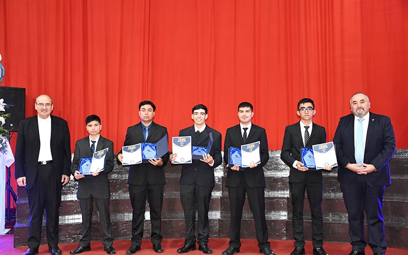 Alumnos Técnicos Profesionales recibieron su Título en el CEST