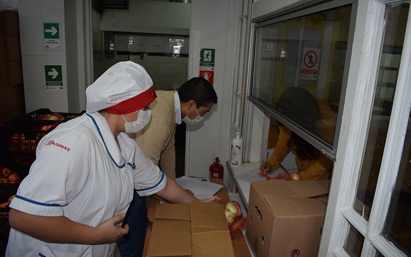CEST hizo entrega de Canastas de Alimentación y set de Útiles Escolares JUNAEB