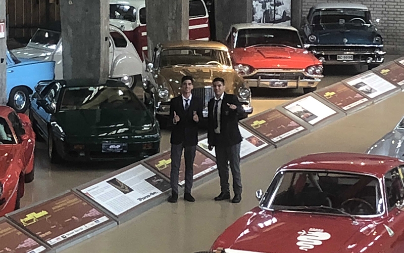 Tercero Medio B TP visitó Museo del Automóvil en Santiago